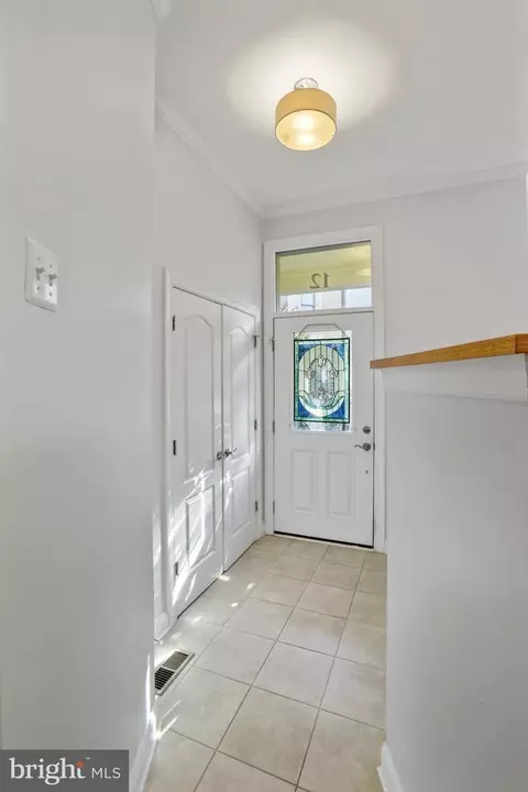 12 Maxwell Sq, Frederick, MD 21701 photo 2