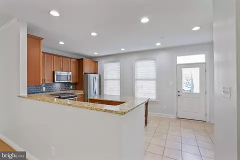 12 Maxwell Sq, Frederick, MD 21701 photo 8