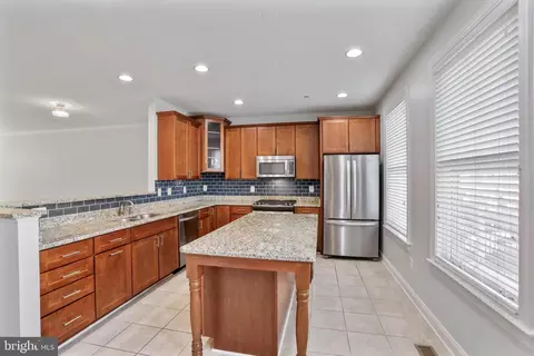 12 Maxwell Sq, Frederick, MD 21701 photo 9