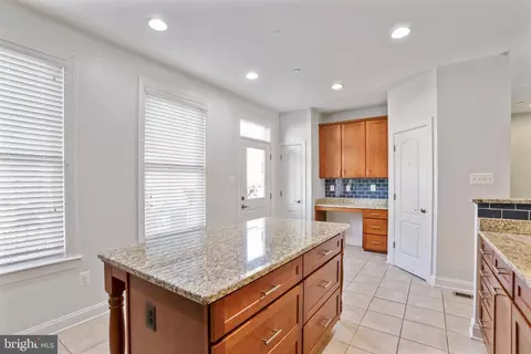 12 Maxwell Sq, Frederick, MD 21701 photo 11