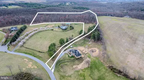 12775 Barnett Dr, Mount Airy, MD 21771