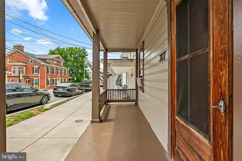 307 W Main St, Middletown, MD 21769 photo 2