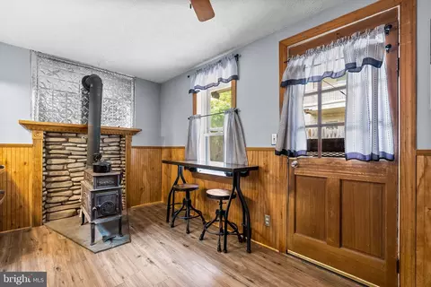 307 W Main St, Middletown, MD 21769 photo 7