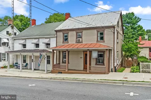307 W Main St, Middletown, MD 21769 photo 33