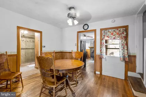 307 W Main St, Middletown, MD 21769 photo 5