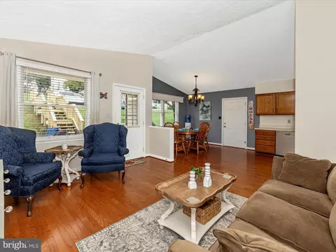 606 E St E, Brunswick, MD 21716 photo 7