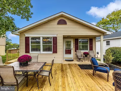 606 E St E, Brunswick, MD 21716 photo 2