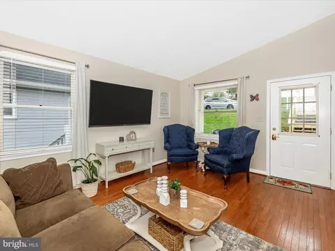 606 E St E, Brunswick, MD 21716 photo 8