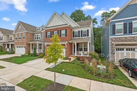 Exterior - 5209 Continental Dr, Frederick, MD 21703 photo 3 of 7