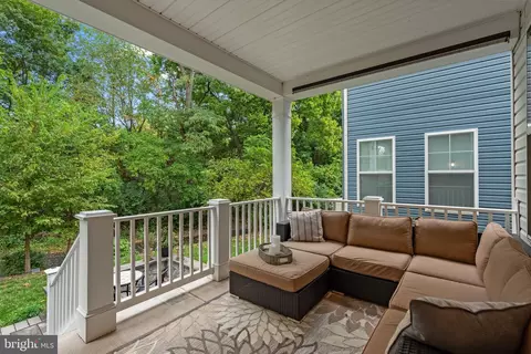 Exterior - 5209 Continental Dr, Frederick, MD 21703 photo 4 of 7