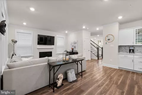 Entry Way - 5209 Continental Dr, Frederick, MD 21703 photo 6 of 14