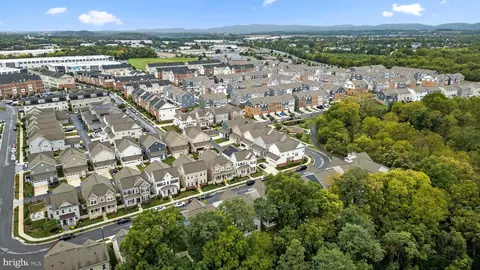 View/Area - 5209 Continental Dr, Frederick, MD 21703 photo 10 of 11