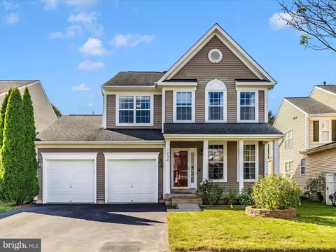 1828 N Greenleese Dr N, Frederick, MD 21701