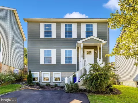 610 E H St, Brunswick, MD 21716