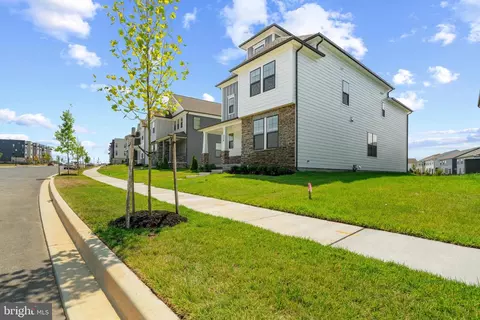 712 Bond St, Frederick, MD 21701 photo 4