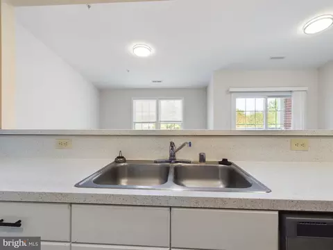 302 Baughmans Ln #M, Frederick, MD 21702 photo 16