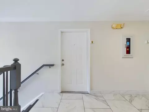 302 Baughmans Ln #M, Frederick, MD 21702 photo 2