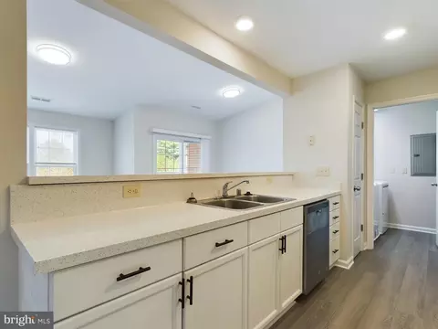 302 Baughmans Ln #M, Frederick, MD 21702 photo 14
