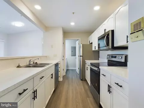 302 Baughmans Ln #M, Frederick, MD 21702 photo 12