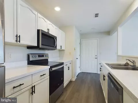 302 Baughmans Ln #M, Frederick, MD 21702 photo 18