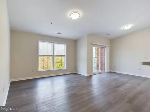 302 Baughmans Ln #M, Frederick, MD 21702 photo 4