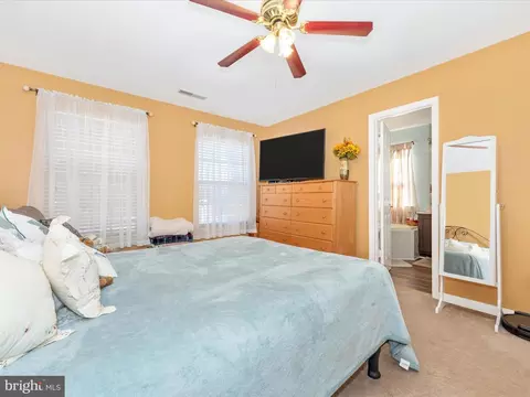 Bedroom - 9211 Ridgefield Cir, Frederick, MD 21701 photo 8 of 8