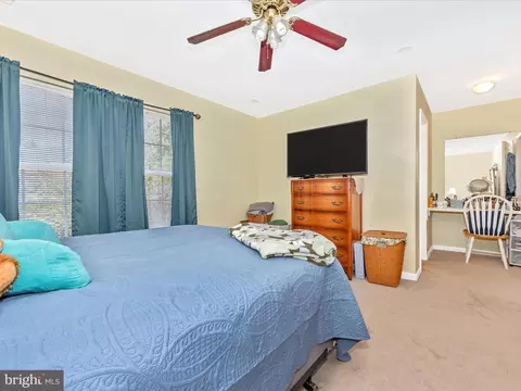 Bedroom - 9211 Ridgefield Cir, Frederick, MD 21701 photo 2 of 8