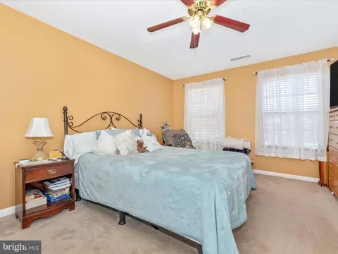 Bedroom - 9211 Ridgefield Cir, Frederick, MD 21701 photo 5 of 8