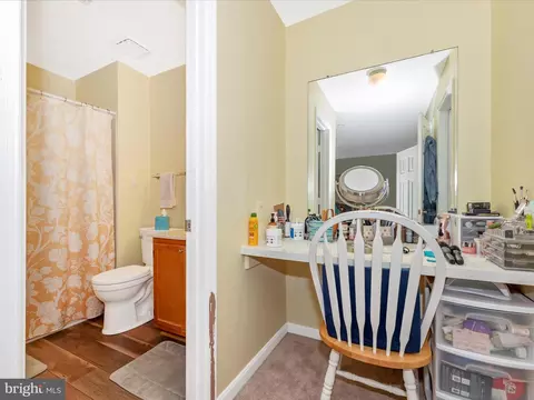 Bath - 9211 Ridgefield Cir, Frederick, MD 21701 photo 2 of 7
