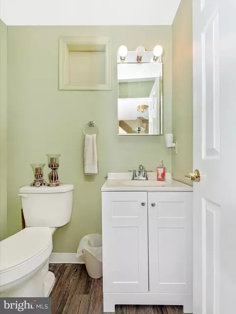 Bath - 9211 Ridgefield Cir, Frederick, MD 21701 photo 7 of 7
