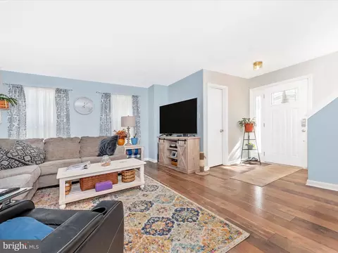 Entry Way - 9211 Ridgefield Cir, Frederick, MD 21701 photo 2 of 5
