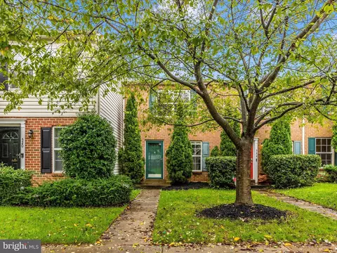 522 Essex Pl, Frederick, MD 21703