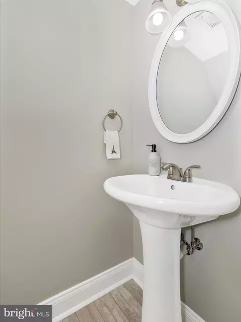 Bath - 579 Lancaster Pl, Frederick, MD 21703 photo 1 of 3