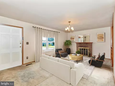 Living - 341 Catoctin Ave, Frederick, MD 21701 photo 1 of 7