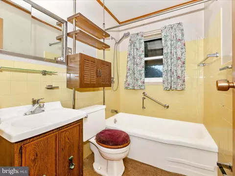 Bath - 341 Catoctin Ave, Frederick, MD 21701 photo 1 of 2