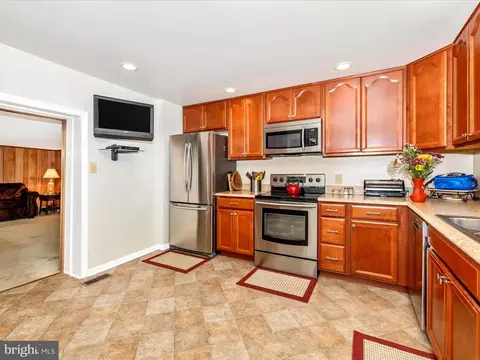 Kitchen - 10317 Putman Rd, Frederick, MD 21701 photo 2 of 4