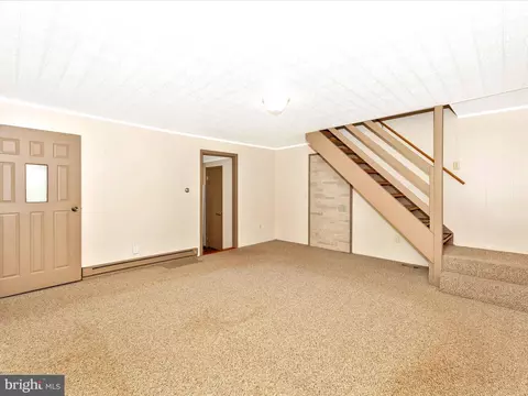 Living - 10317 Putman Rd, Frederick, MD 21701 photo 4 of 4