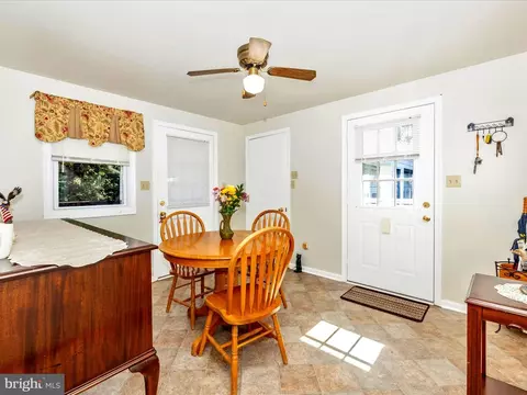 Entry Way - 10317 Putman Rd, Frederick, MD 21701 photo 1 of 4