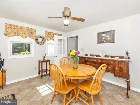 Entry Way - 10317 Putman Rd, Frederick, MD 21701 photo 2 of 4