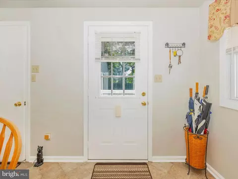 Entry Way - 10317 Putman Rd, Frederick, MD 21701 photo 3 of 4