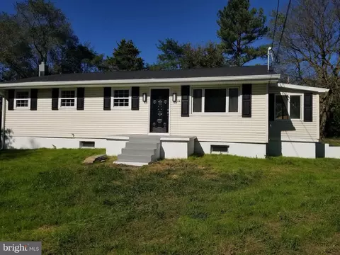 6236 Manor Woods Rd, Frederick, MD 21703 photo 2
