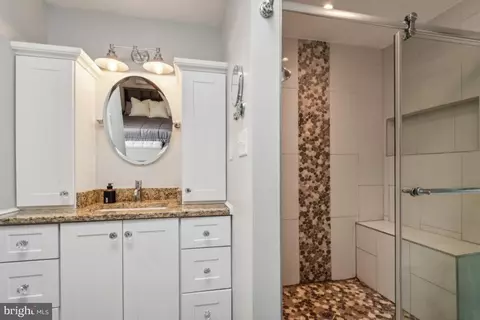 Bath - 7994 Clipper Ct, Frederick, MD 21701 photo 1 of 2