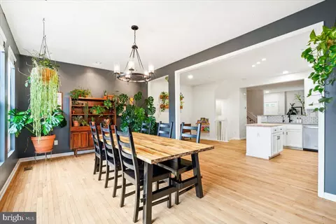 Dining - 1715 Algonquin Rd, Frederick, MD 21701 photo 2 of 3