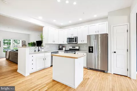 Kitchen - 1715 Algonquin Rd, Frederick, MD 21701 photo 2 of 5