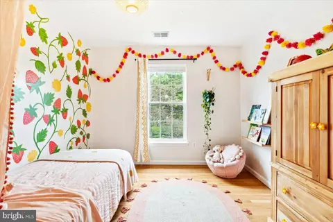 Bedroom - 1715 Algonquin Rd, Frederick, MD 21701 photo 3 of 6