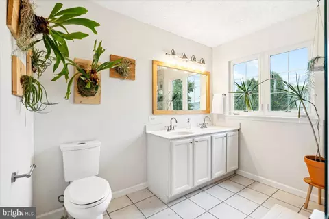 Bath - 1715 Algonquin Rd, Frederick, MD 21701 photo 2 of 4