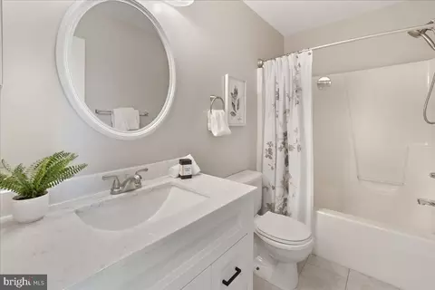 2494 Lakeside Dr, Frederick, MD 21702 photo 24