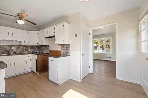 Entry Way - 806 Shawnee Dr, Frederick, MD 21701 photo 1 of 3