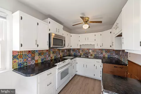 Kitchen - 806 Shawnee Dr, Frederick, MD 21701 photo 4 of 4