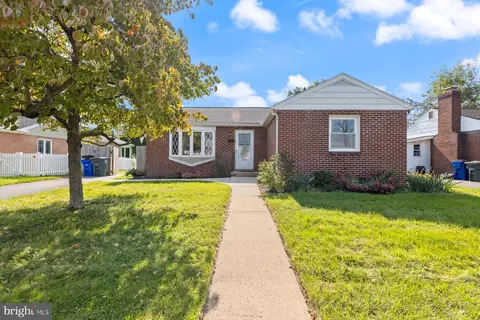 806 Shawnee Dr, Frederick, MD 21701